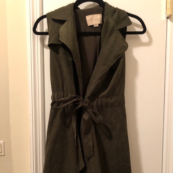 Vest - Picture 1 of 3